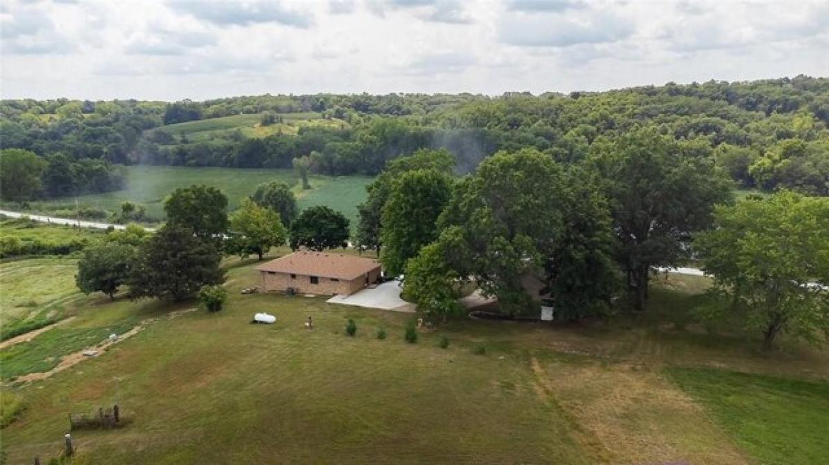 Picture of Home For Sale in Lacona, Iowa, United States