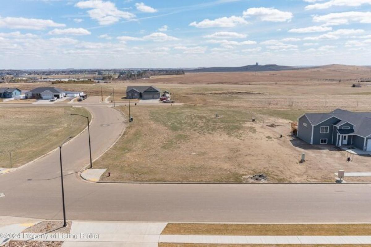 Picture of Residential Land For Sale in Dickinson, North Dakota, United States