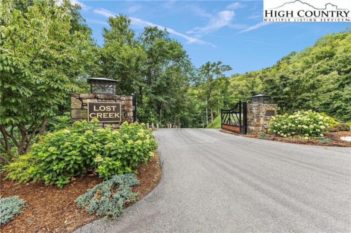 Picture of Residential Land For Sale in Blowing Rock, North Carolina, United States