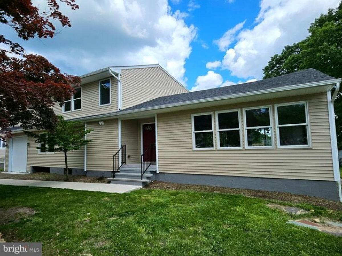 Picture of Home For Sale in Rockaway, New Jersey, United States