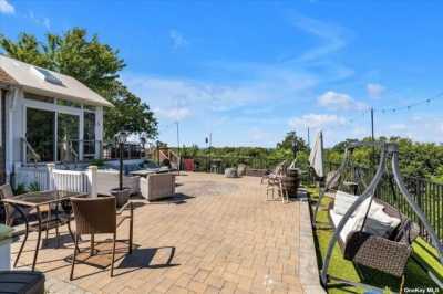 Home For Sale in Bayville, New York