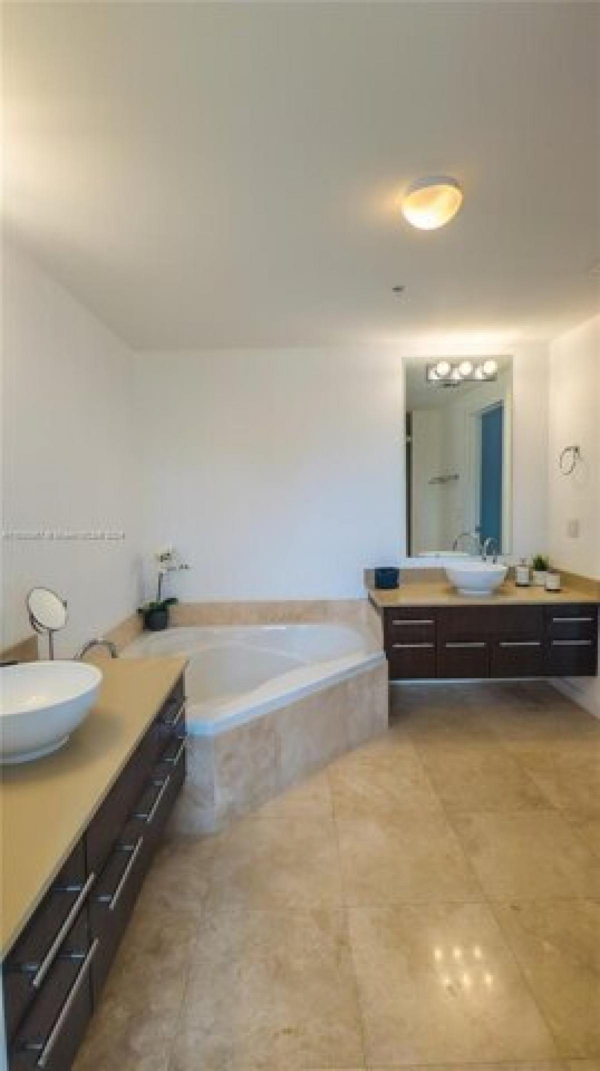 Picture of Apartment For Rent in Coral Gables, Florida, United States