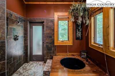 Home For Sale in Beech Mountain, North Carolina