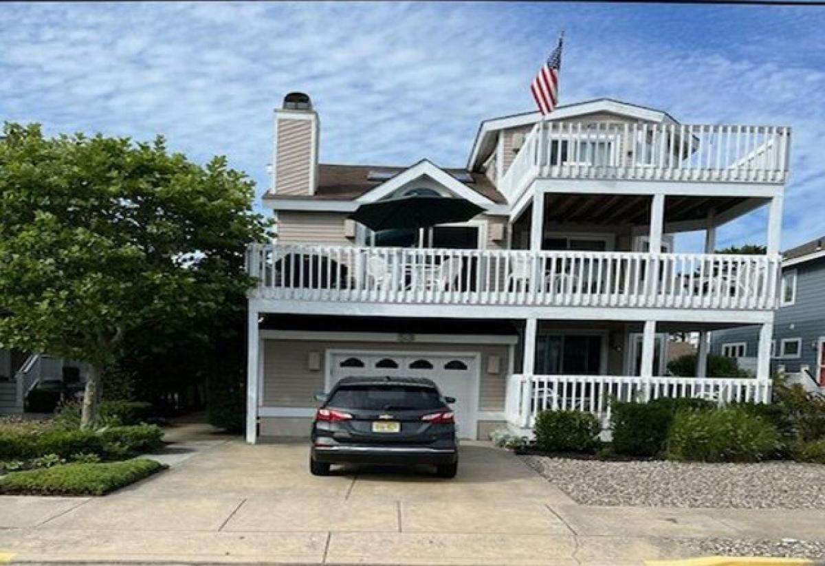 Picture of Home For Sale in Avalon, New Jersey, United States