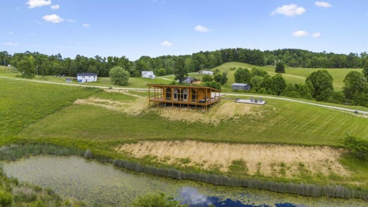 Picture of Home For Sale in Rogers, Kentucky, United States