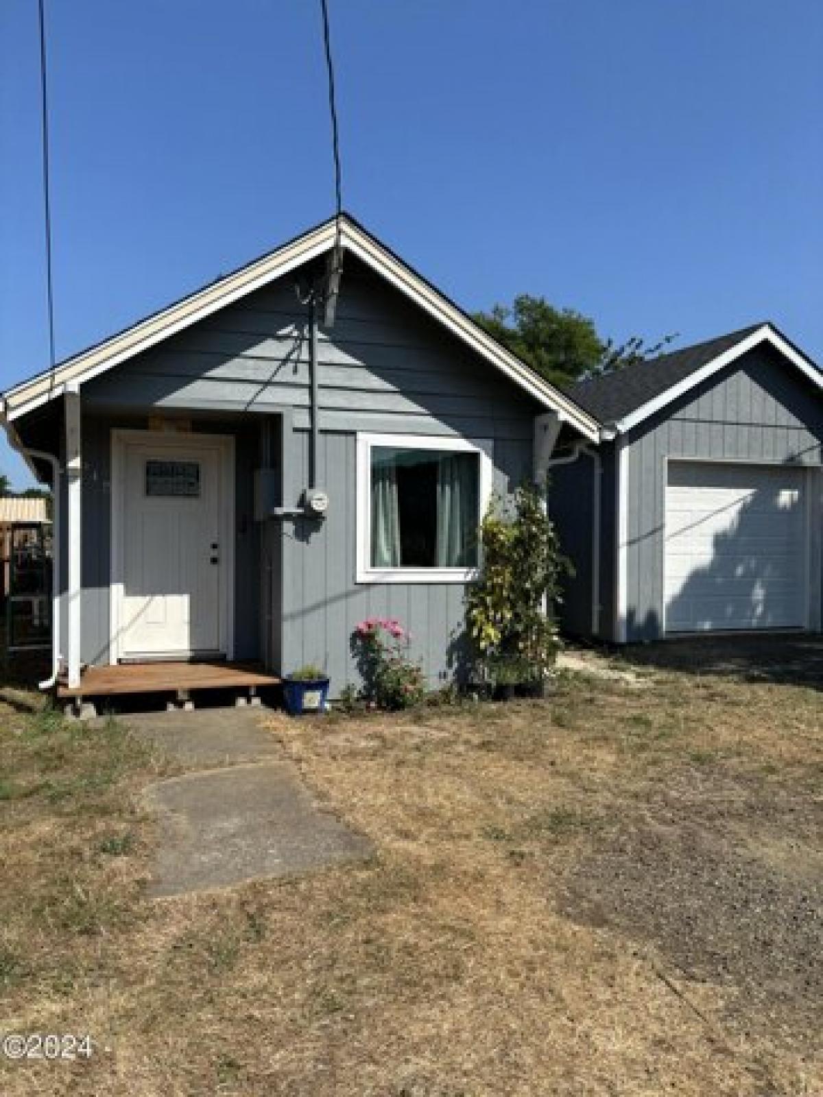 Picture of Home For Sale in Waldport, Oregon, United States