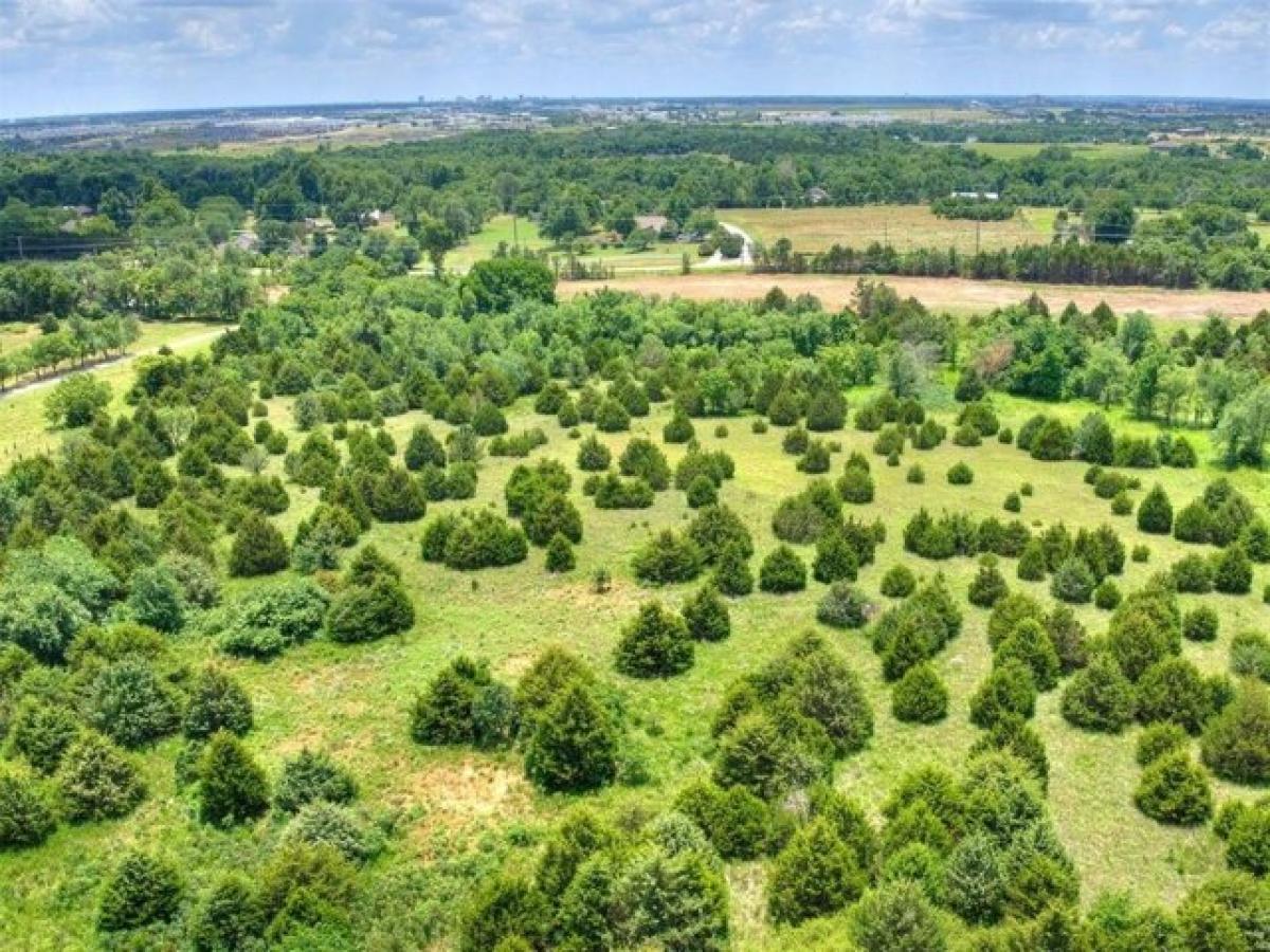 Picture of Residential Land For Sale in Norman, Oklahoma, United States