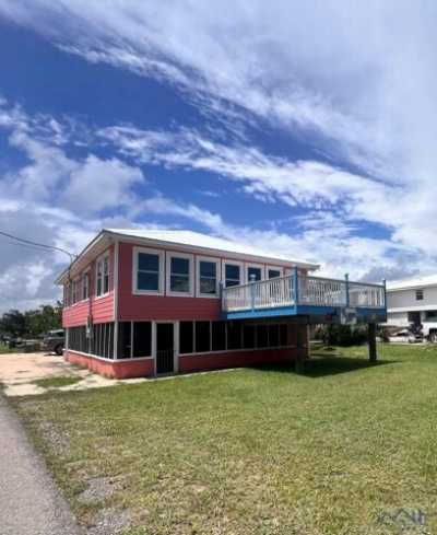 Home For Sale in Grand Isle, Louisiana