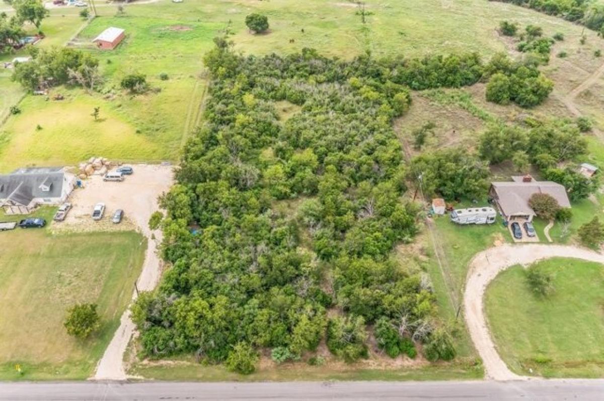 Picture of Residential Land For Sale in Taylor, Texas, United States