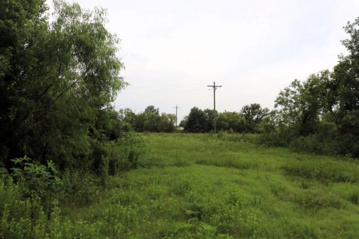 Picture of Residential Land For Sale in Liberty, Texas, United States