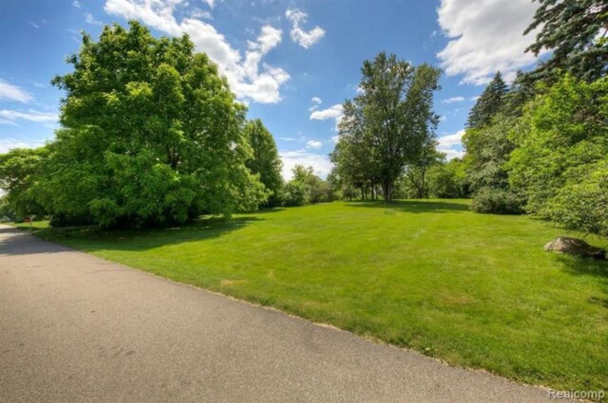 Picture of Residential Land For Sale in Plymouth, Michigan, United States