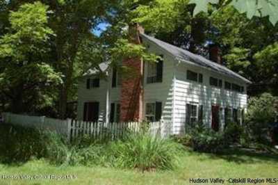 Home For Rent in Woodstock, New York