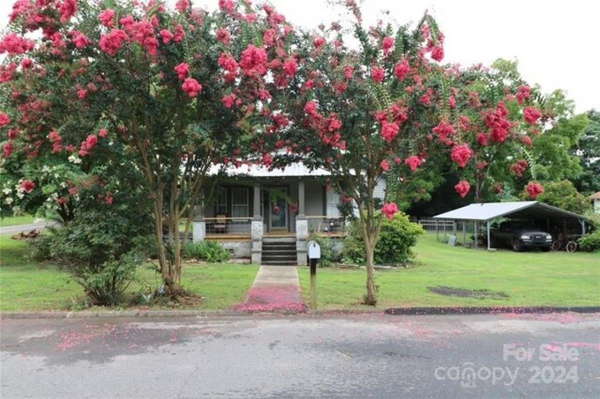 Picture of Home For Sale in Spindale, North Carolina, United States