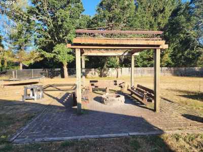 Home For Sale in Veneta, Oregon