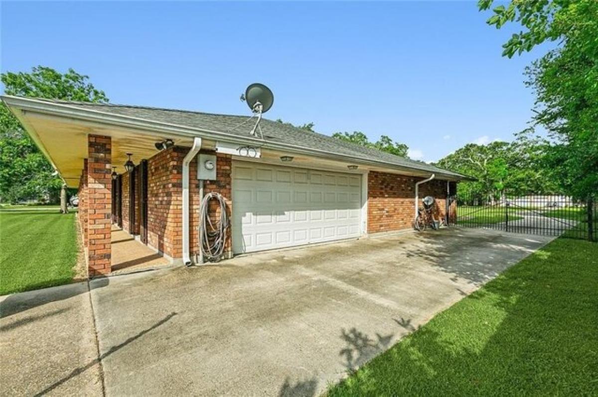 Picture of Home For Sale in Belle Chasse, Louisiana, United States