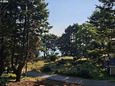 Residential Land For Sale in Brookings, Oregon