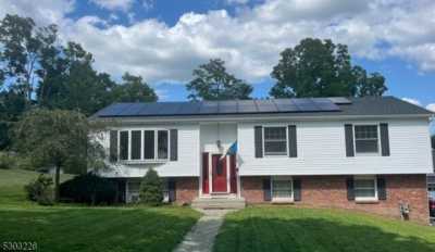 Home For Sale in Newton, New Jersey