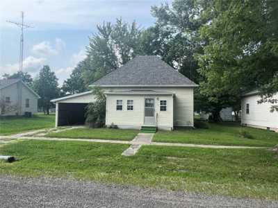 Home For Sale in Brownstown, Illinois