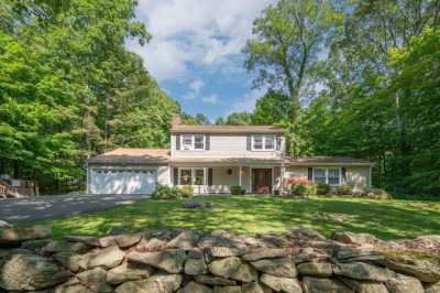 Home For Sale in New Milford, Connecticut