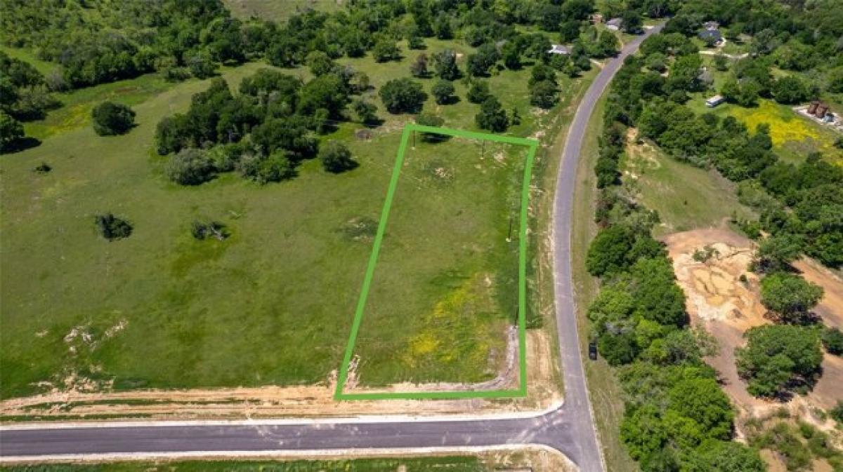 Picture of Residential Land For Sale in Caldwell, Texas, United States