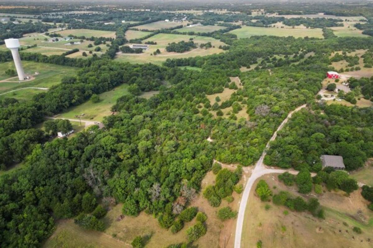 Picture of Residential Land For Sale in Van Alstyne, Texas, United States