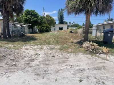 Residential Land For Sale in Lantana, Florida