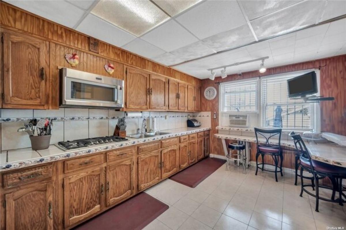 Picture of Home For Sale in South Ozone Park, New York, United States