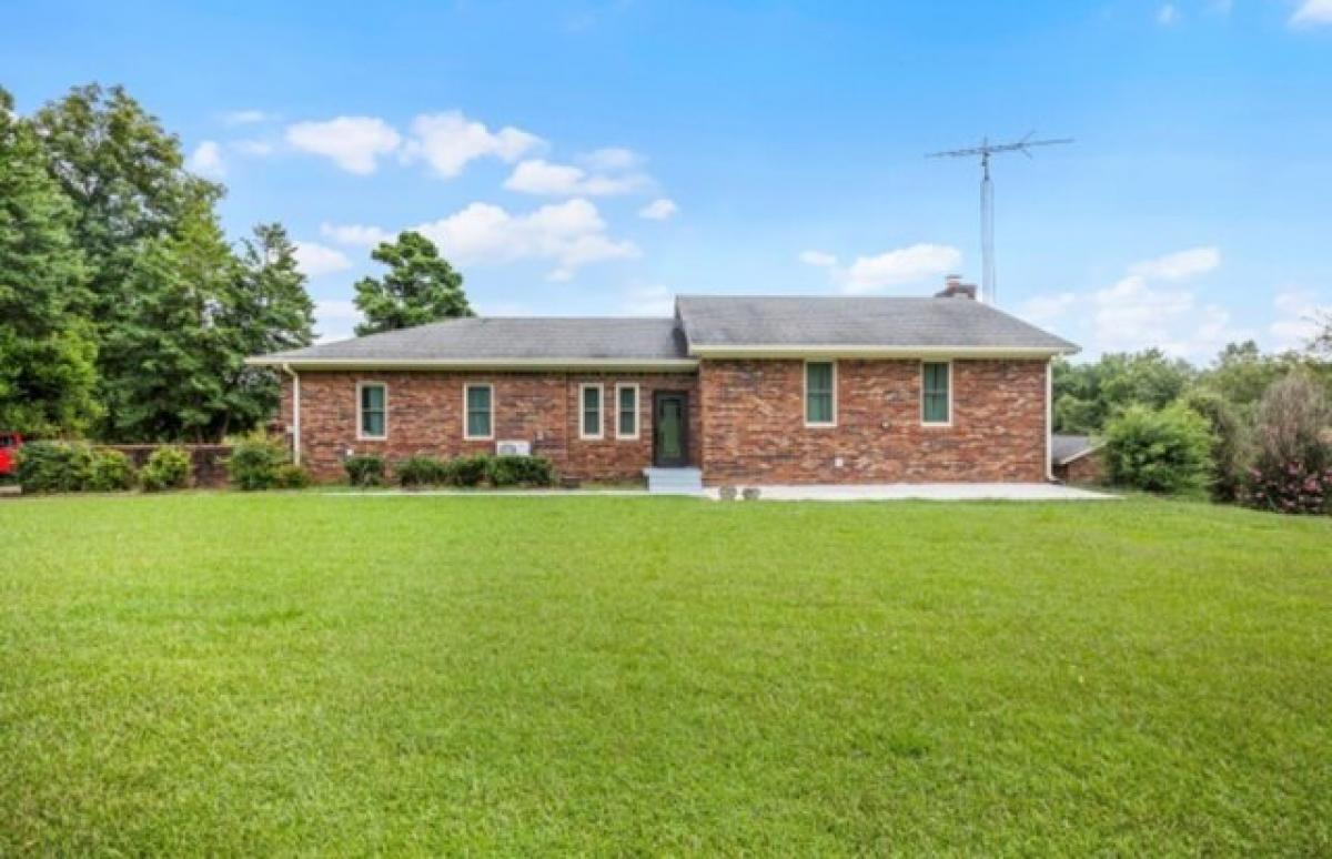 Picture of Home For Sale in Dresden, Tennessee, United States