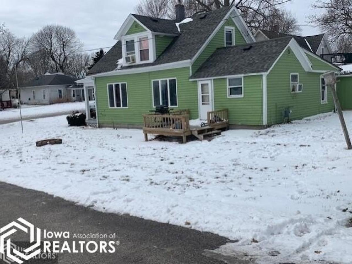 Picture of Home For Sale in Mount Ayr, Iowa, United States