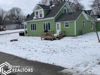 Home For Sale in Mount Ayr, Iowa