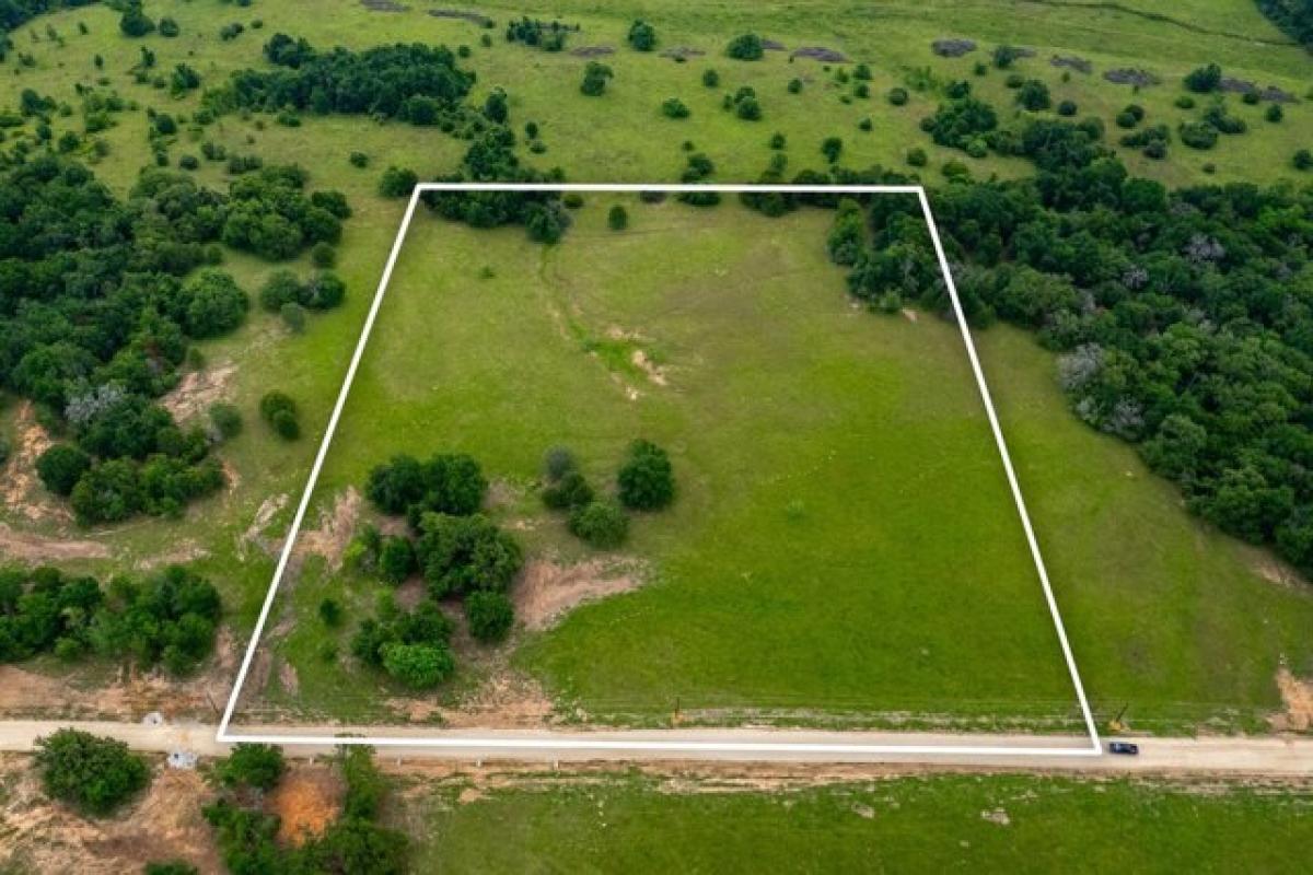 Picture of Residential Land For Sale in Milano, Texas, United States