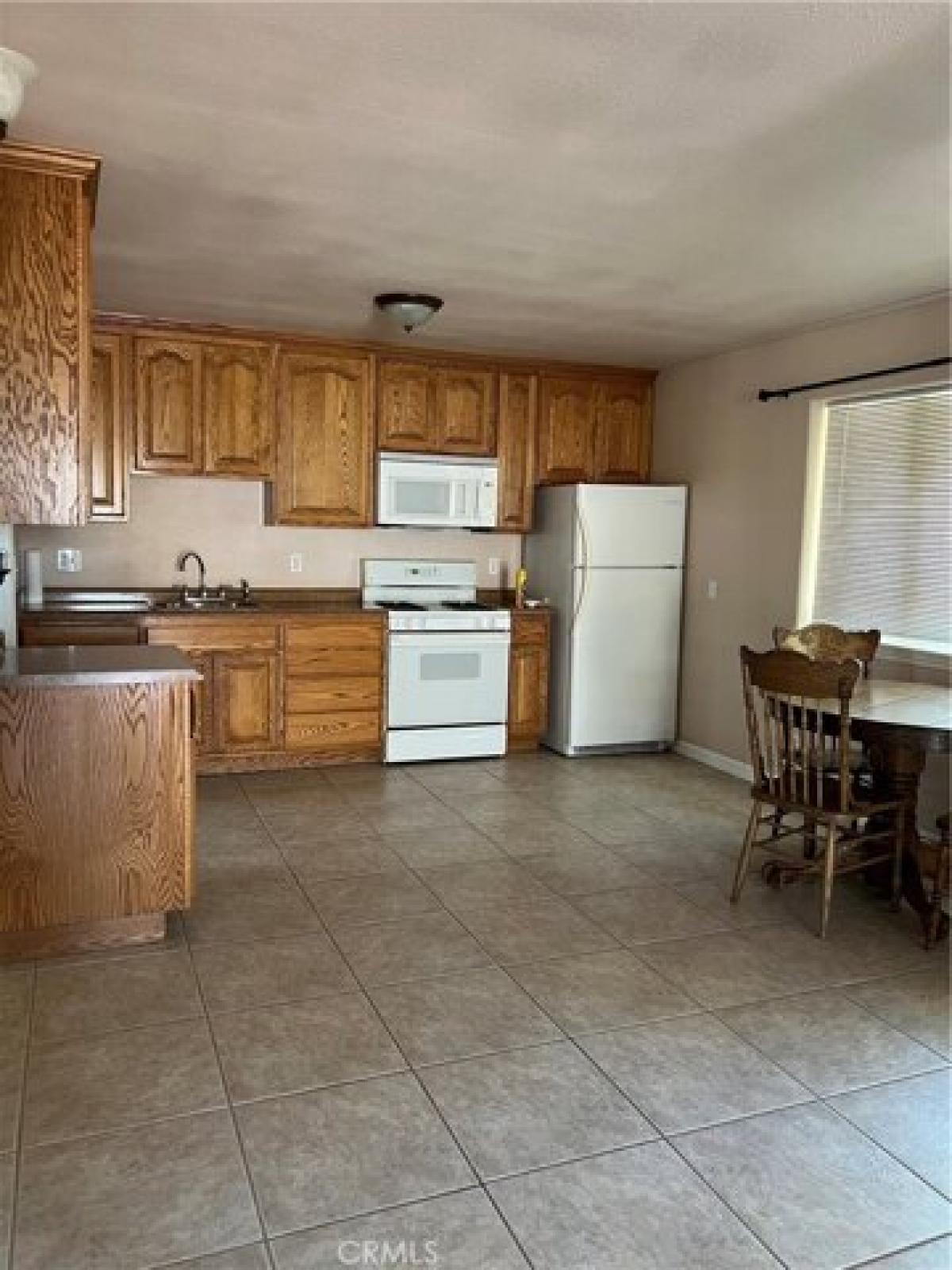 Picture of Home For Rent in Oak Hills, California, United States