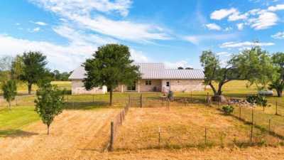 Home For Sale in Dale, Texas