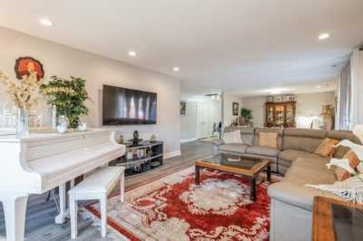 Home For Sale in Northbrook, Illinois