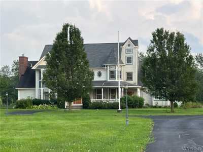 Home For Sale in Marilla, New York