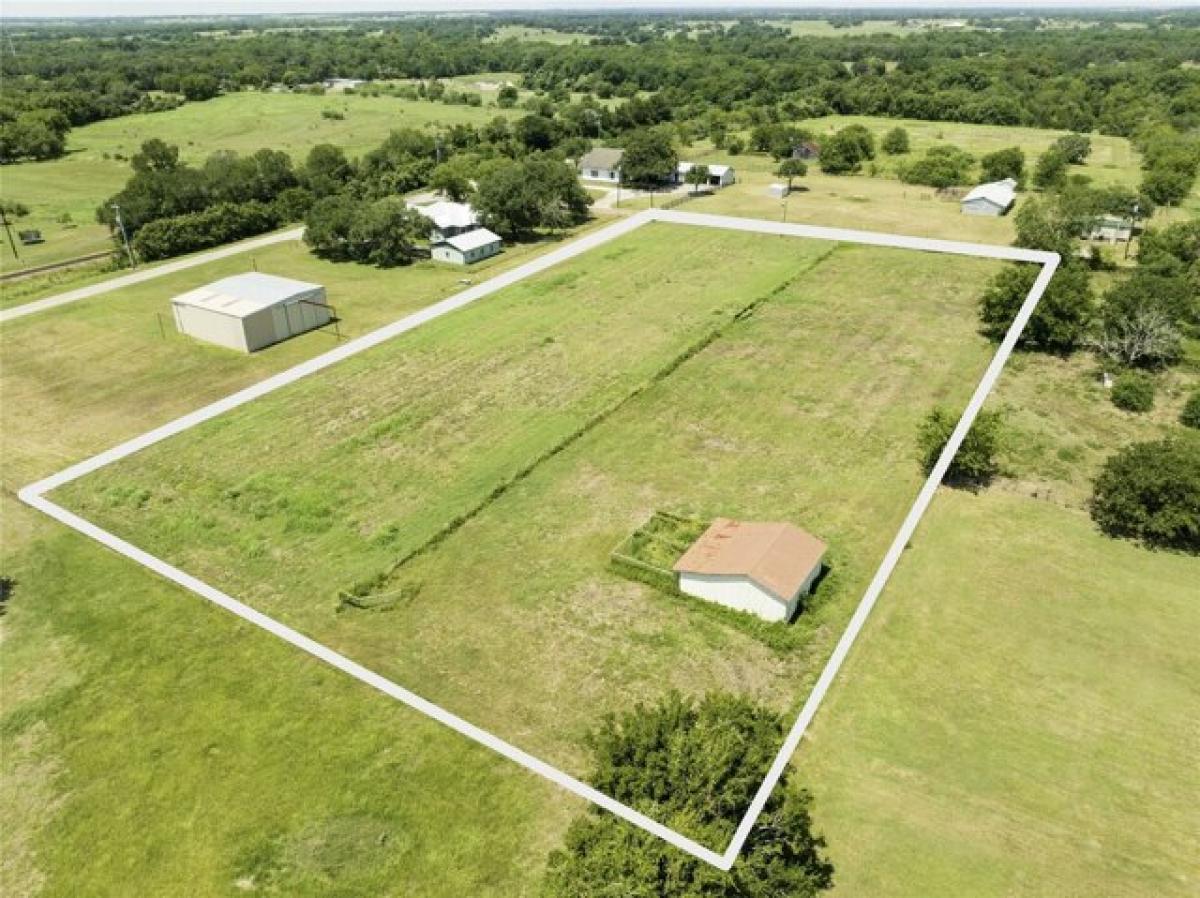 Picture of Residential Land For Sale in Schulenburg, Texas, United States