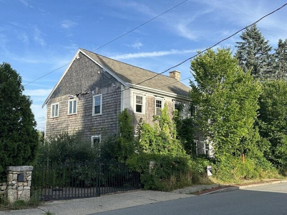 Picture of Home For Sale in Dartmouth, Massachusetts, United States