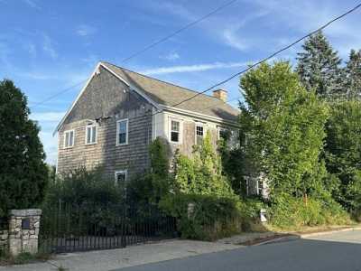 Home For Sale in Dartmouth, Massachusetts