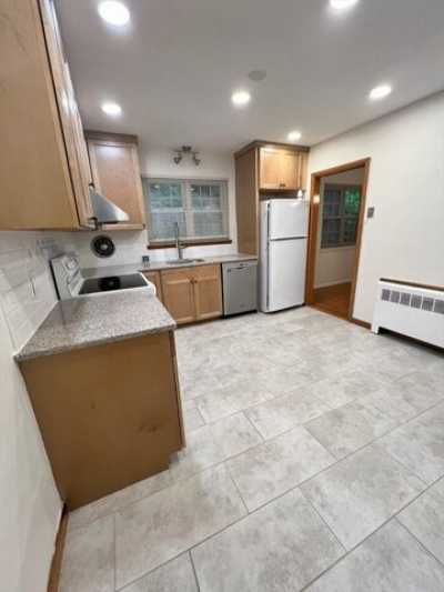 Apartment For Rent in Newton, Massachusetts