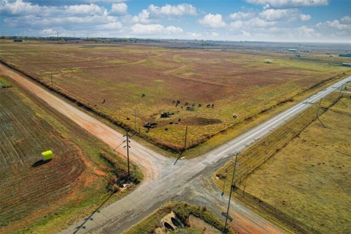 Picture of Residential Land For Sale in Elk City, Oklahoma, United States