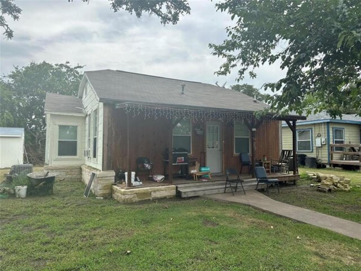 Picture of Home For Sale in Giddings, Texas, United States