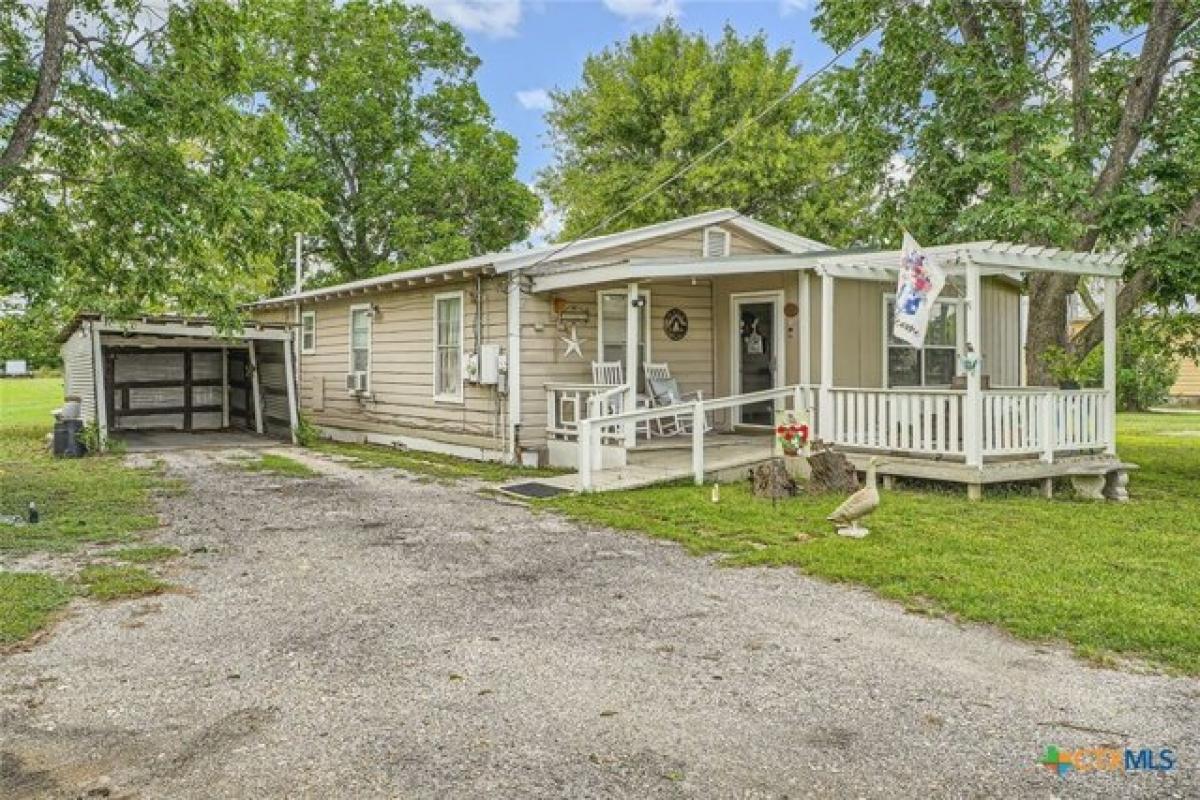 Picture of Home For Sale in Lockhart, Texas, United States