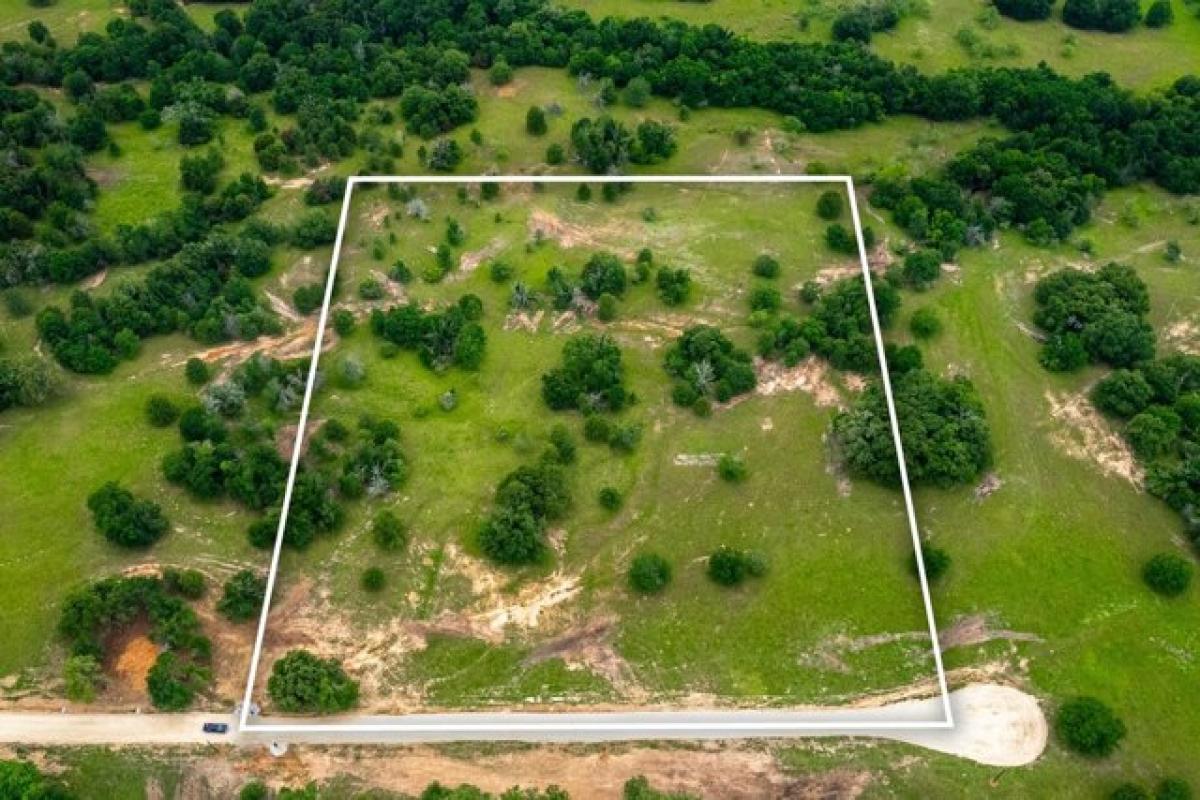 Picture of Residential Land For Sale in Milano, Texas, United States