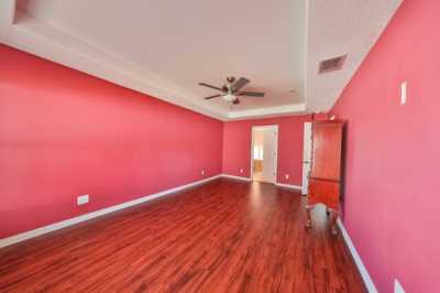 Home For Sale in Dover, Florida