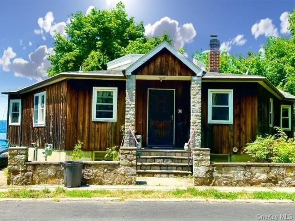 Picture of Home For Sale in Ossining, New York, United States