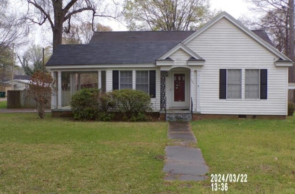 Picture of Home For Sale in Greenwood, Mississippi, United States