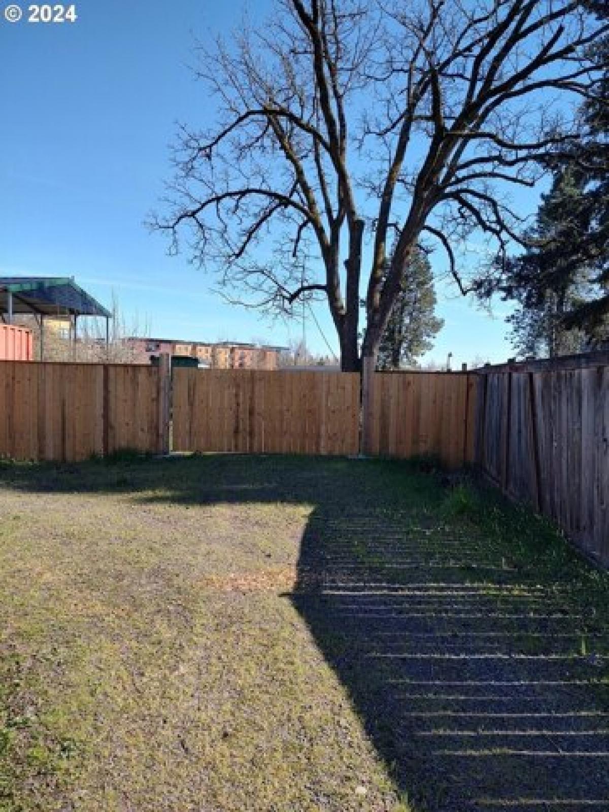 Picture of Residential Land For Sale in Eugene, Oregon, United States