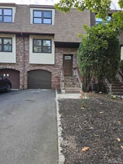 Home For Rent in North Brunswick, New Jersey