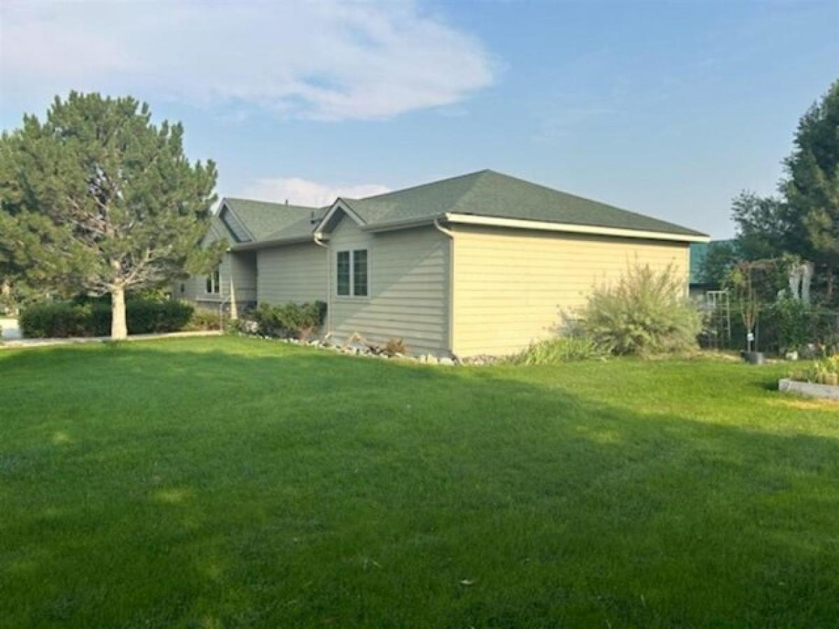 Picture of Home For Sale in Lovell, Wyoming, United States