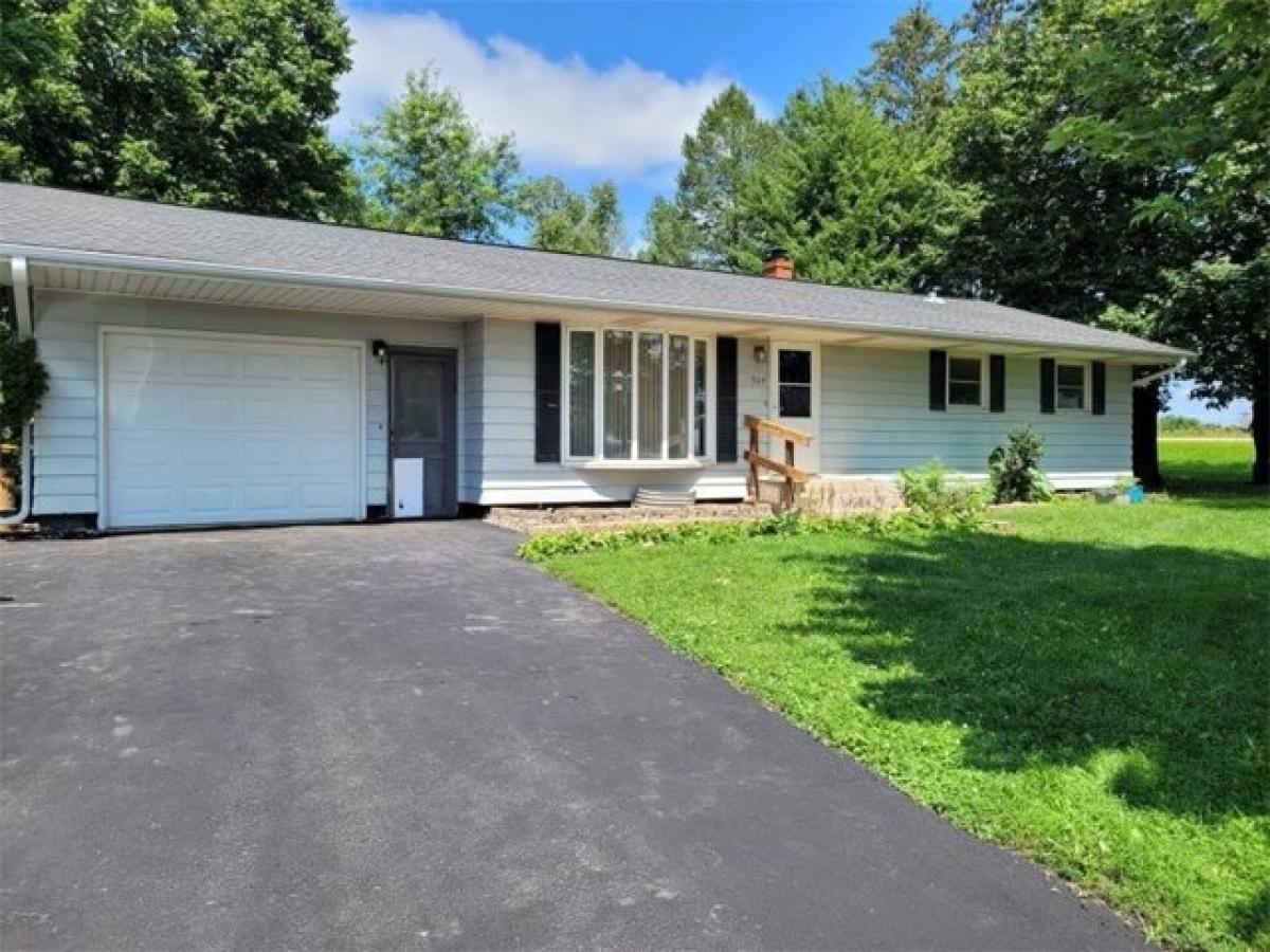 Picture of Home For Sale in Ellsworth, Wisconsin, United States